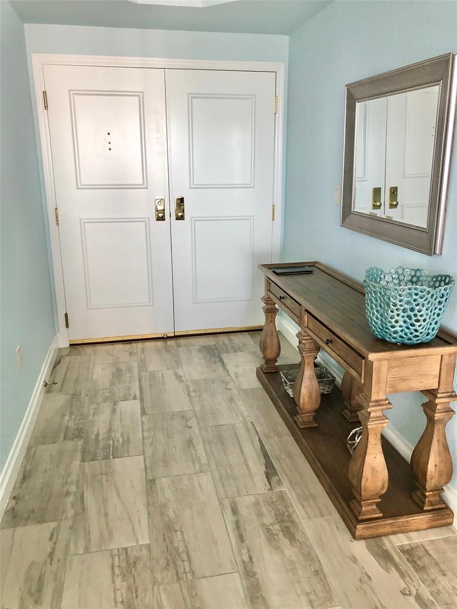 Image 11 of 24 For 1180 Gulf Boulevard 606