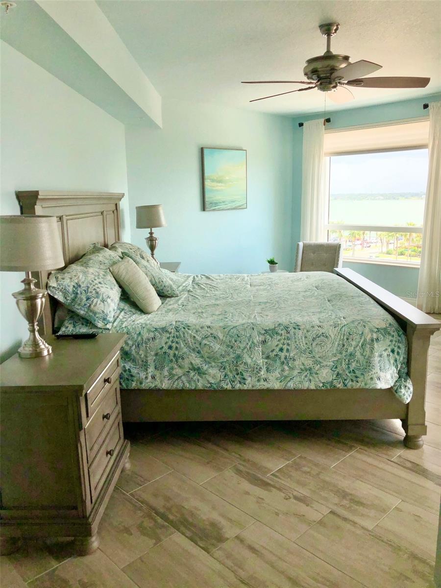 Image 15 of 24 For 1180 Gulf Boulevard 606