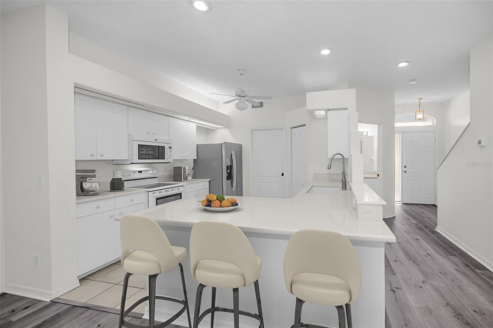 Image 10 of 32 For 271 Hemingway Drive