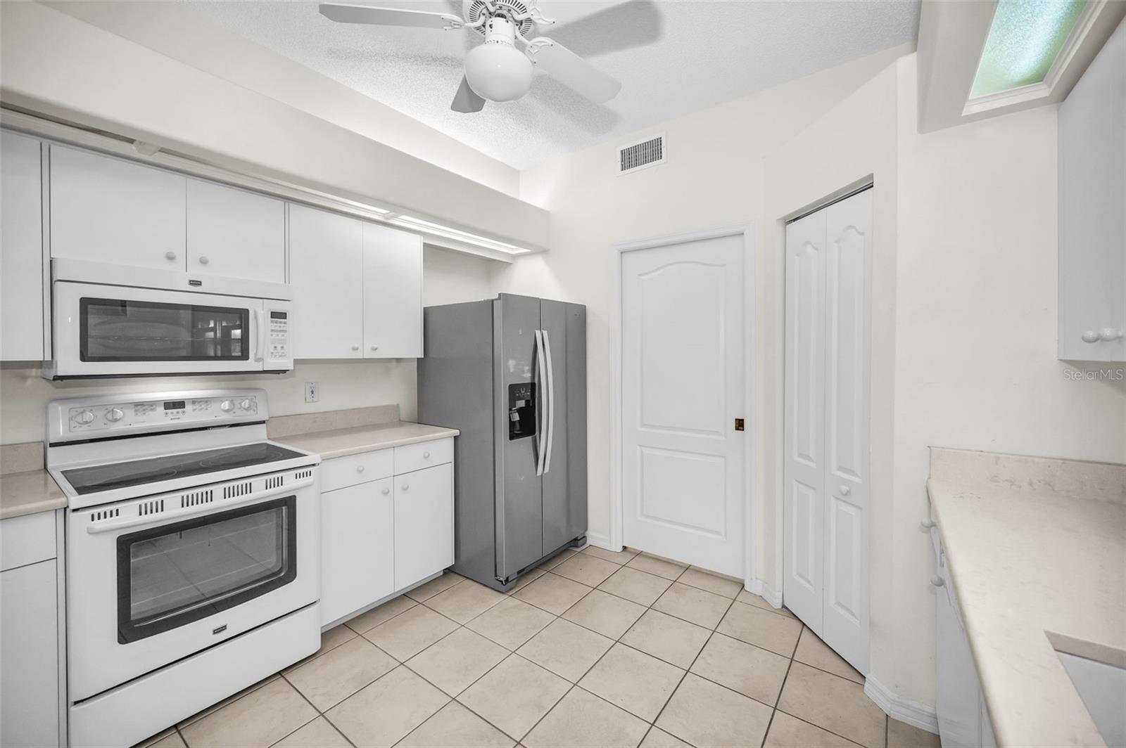 Image 11 of 32 For 271 Hemingway Drive