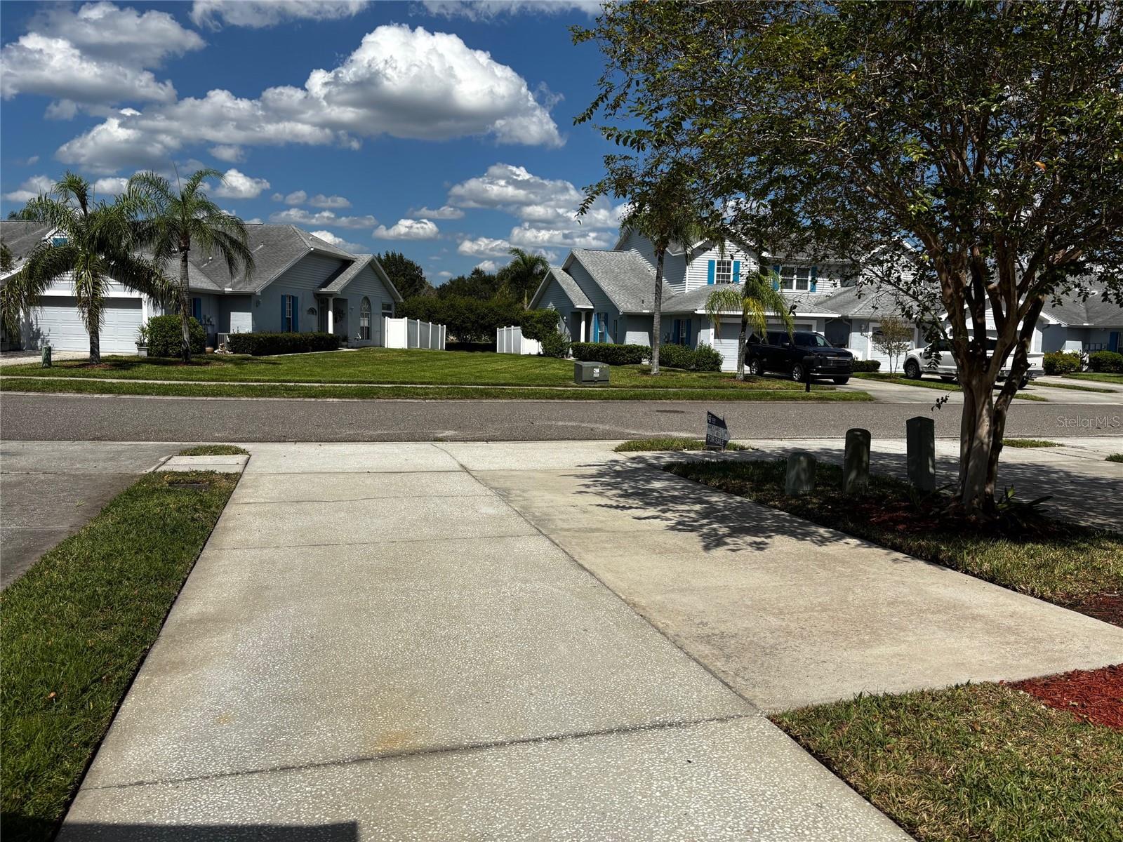 Image 3 of 32 For 271 Hemingway Drive