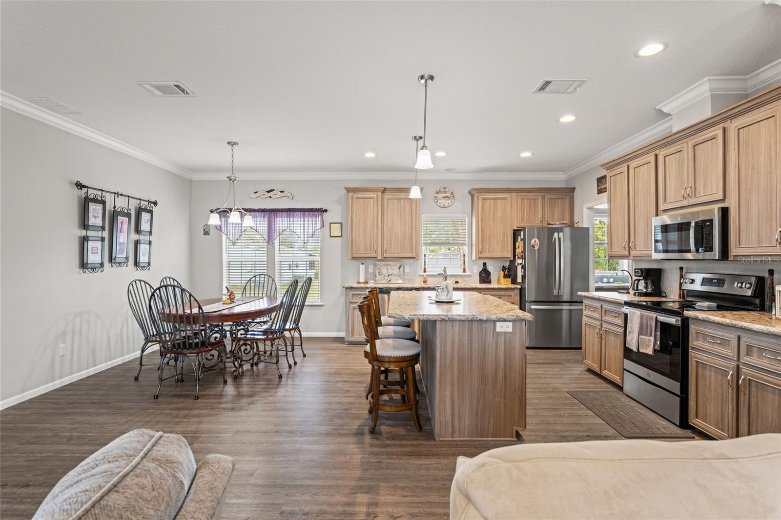 Image 14 of 46 For 14443 Miranna Street