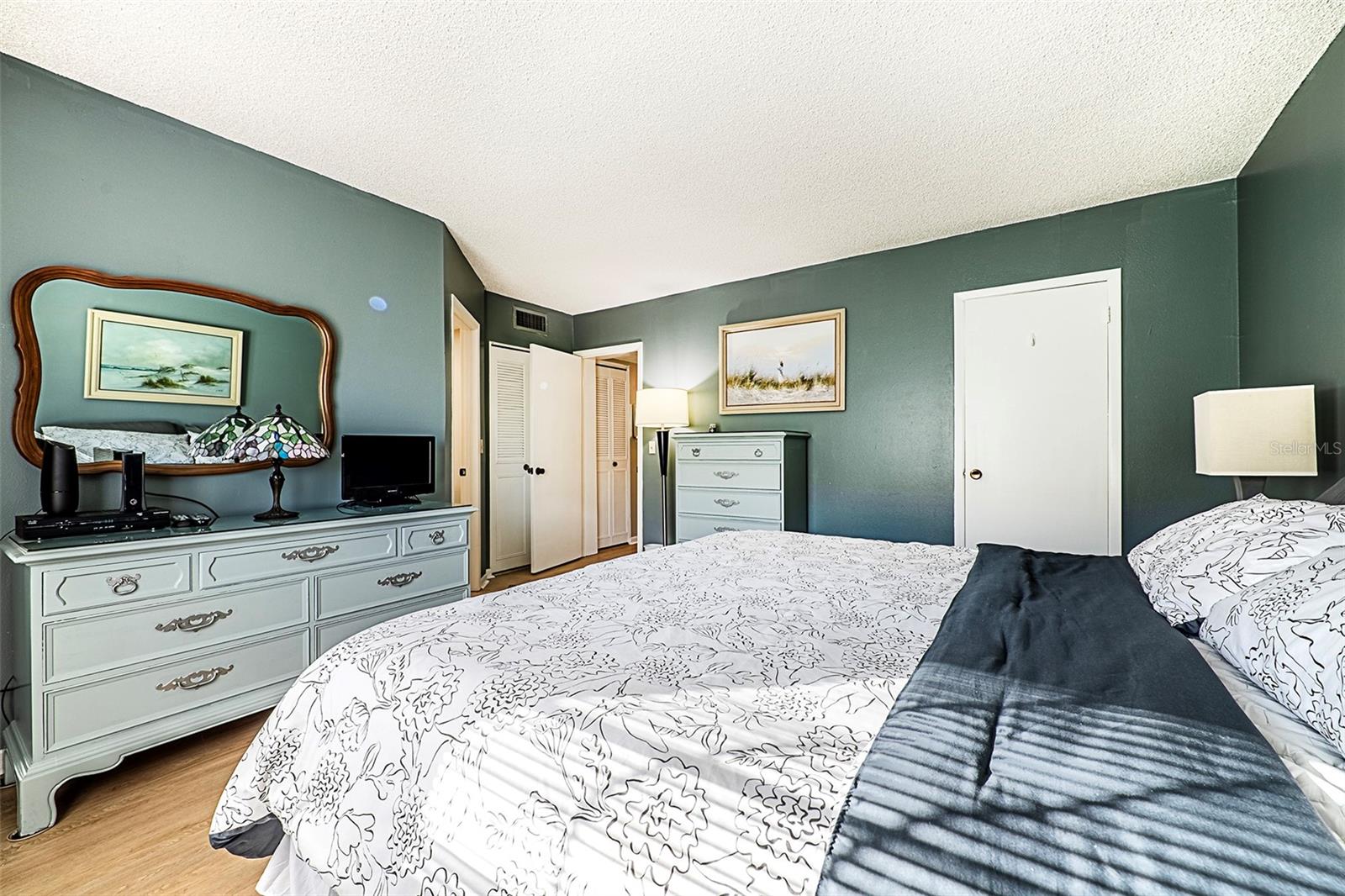 Image 21 of 33 For 10215 Regal Drive 14