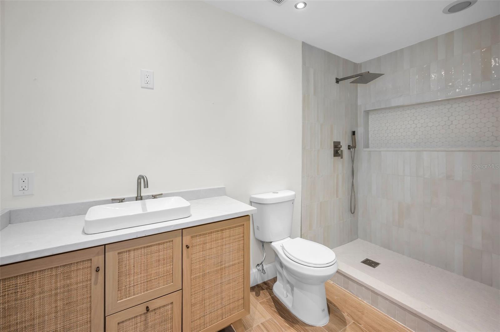 Image 13 of 29 For 7413 Obrien Street