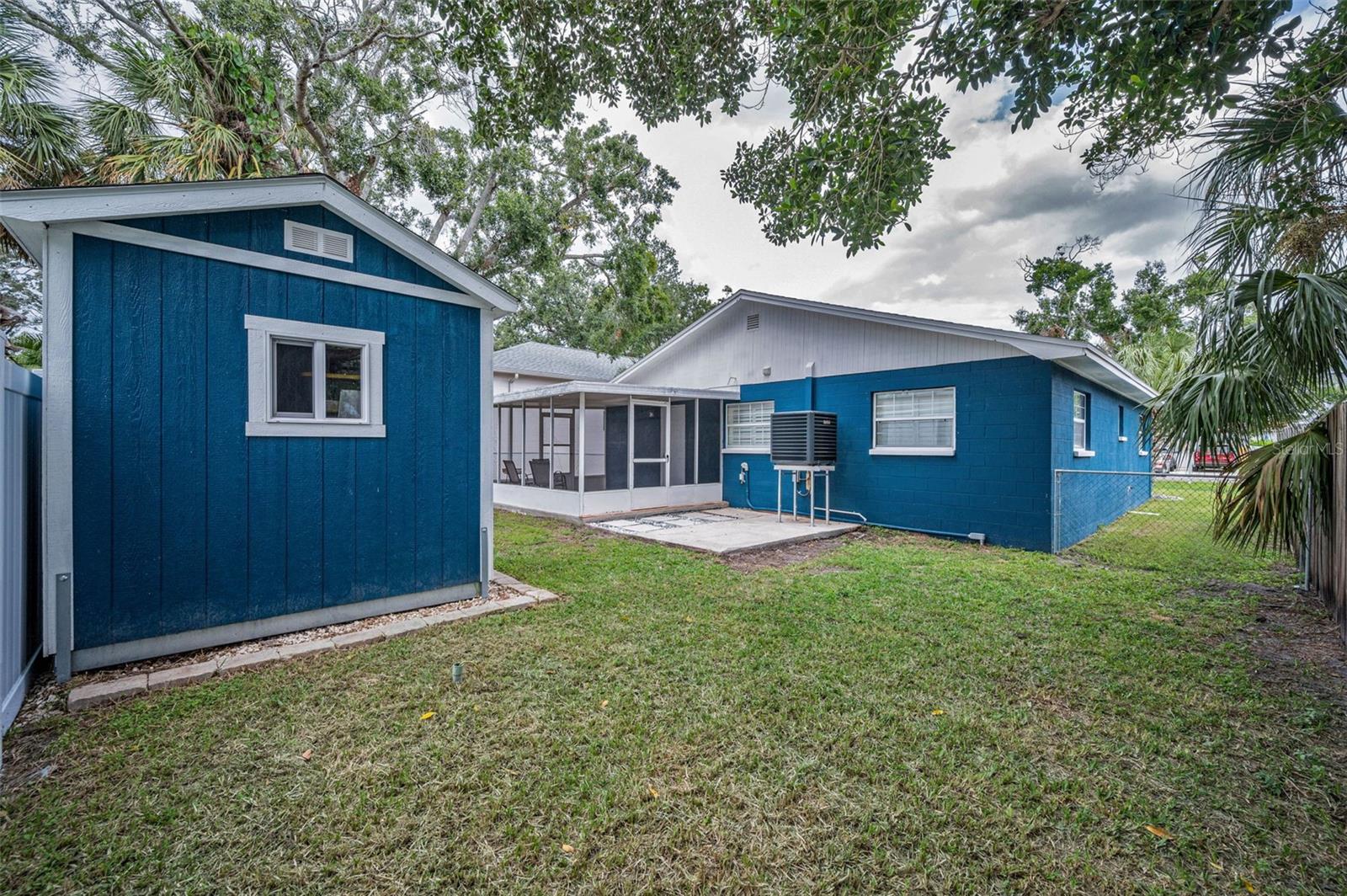 Image 36 of 41 For 7413 Obrien Street