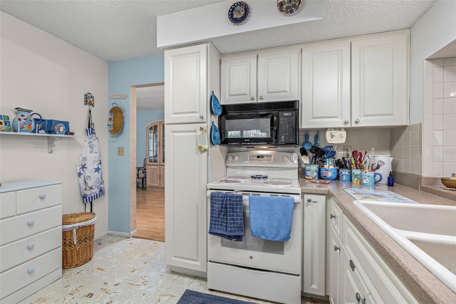Image 10 of 25 For 13004 Serpentine Drive