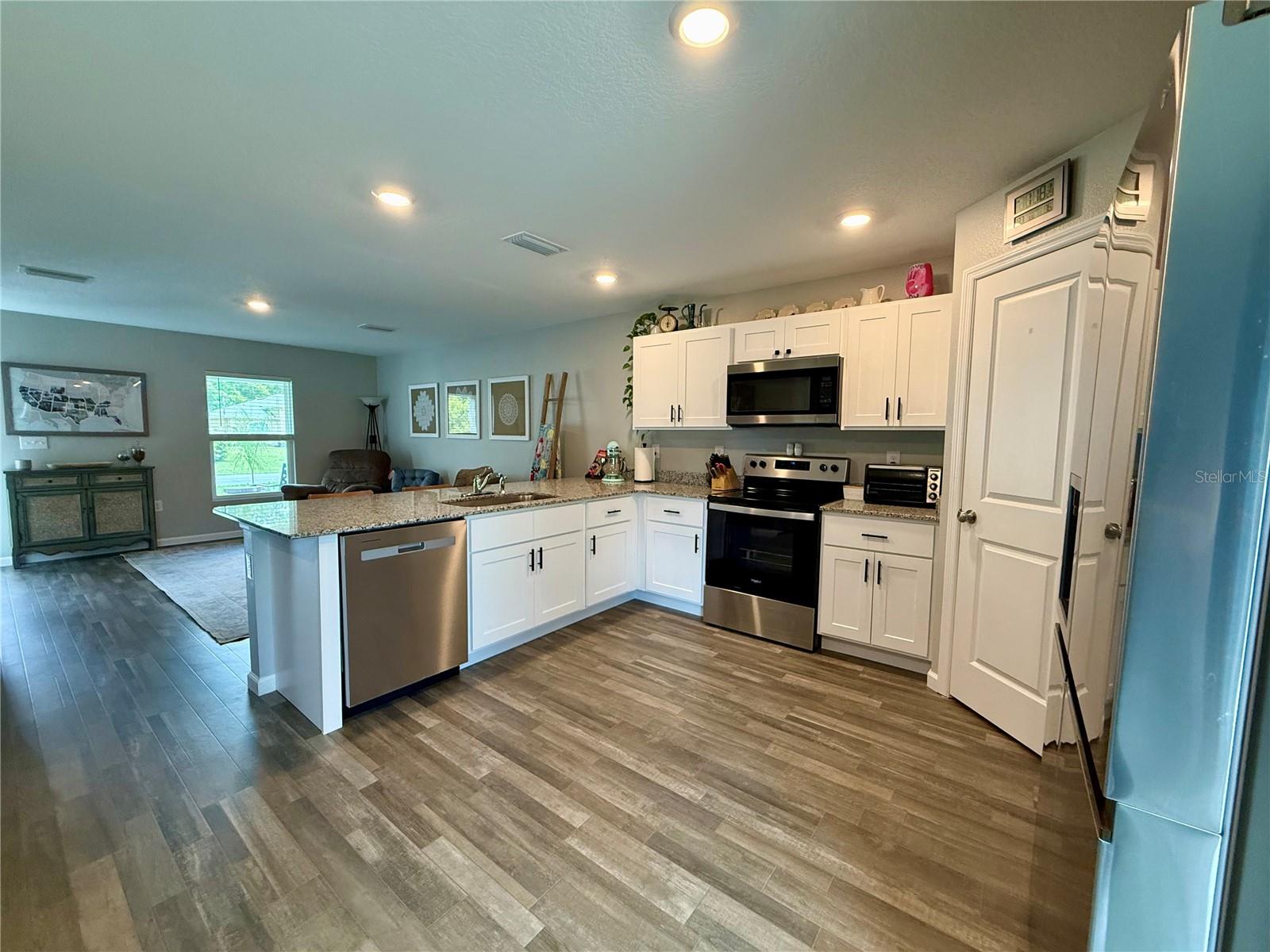 Image 6 of 20 For 6270 Airmont Drive