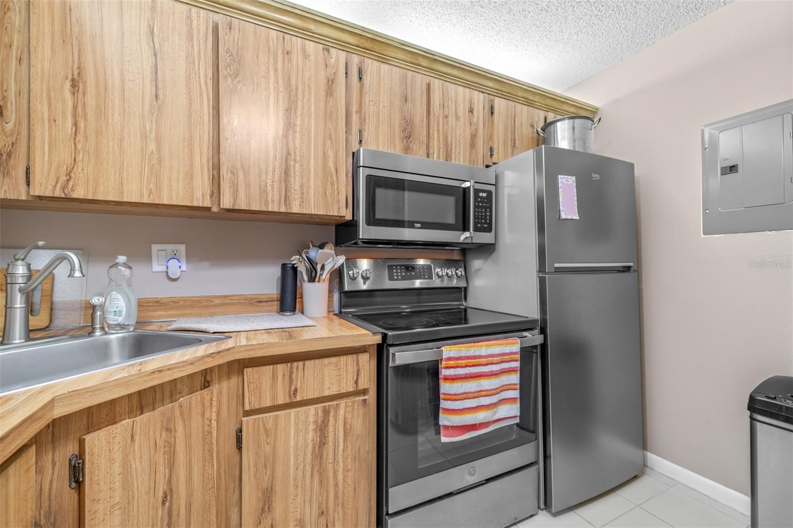 Image 12 of 34 For 1871 Pine Ridge Way W H3