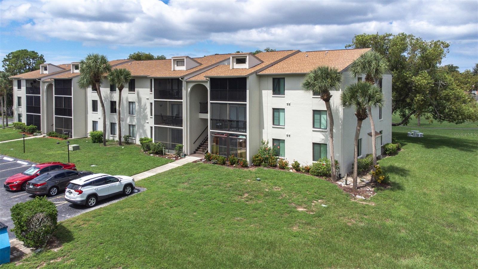 Image 2 of 34 For 1871 Pine Ridge Way W H3