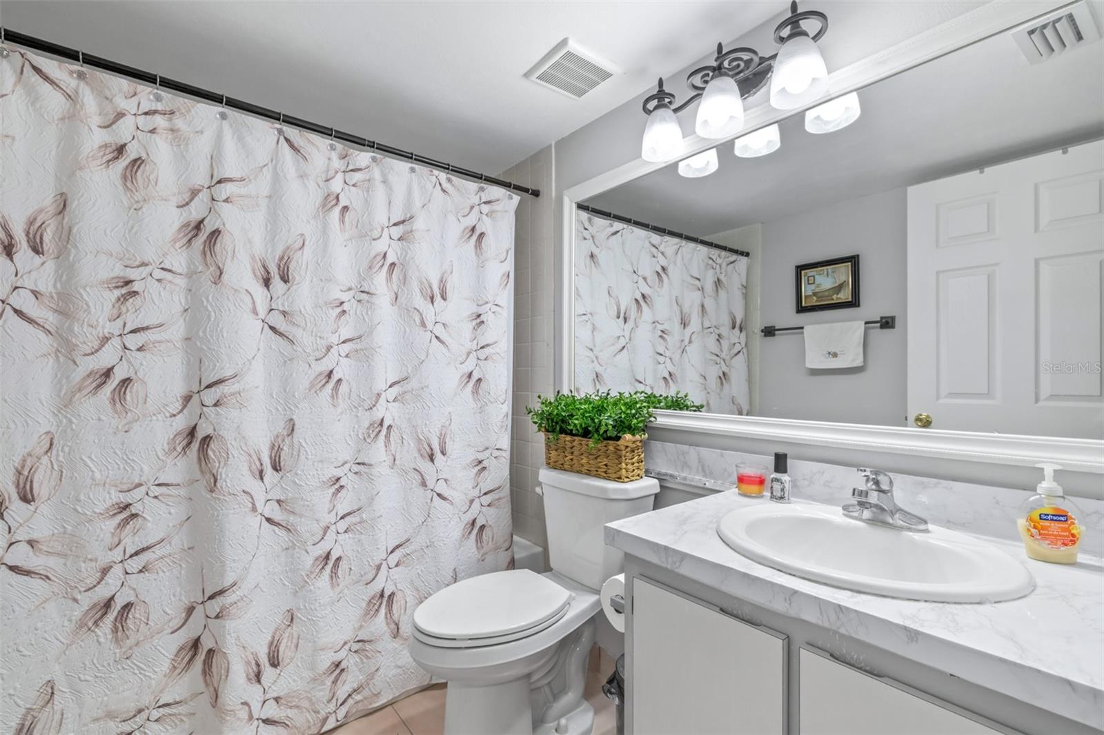 Image 22 of 34 For 1871 Pine Ridge Way W H3