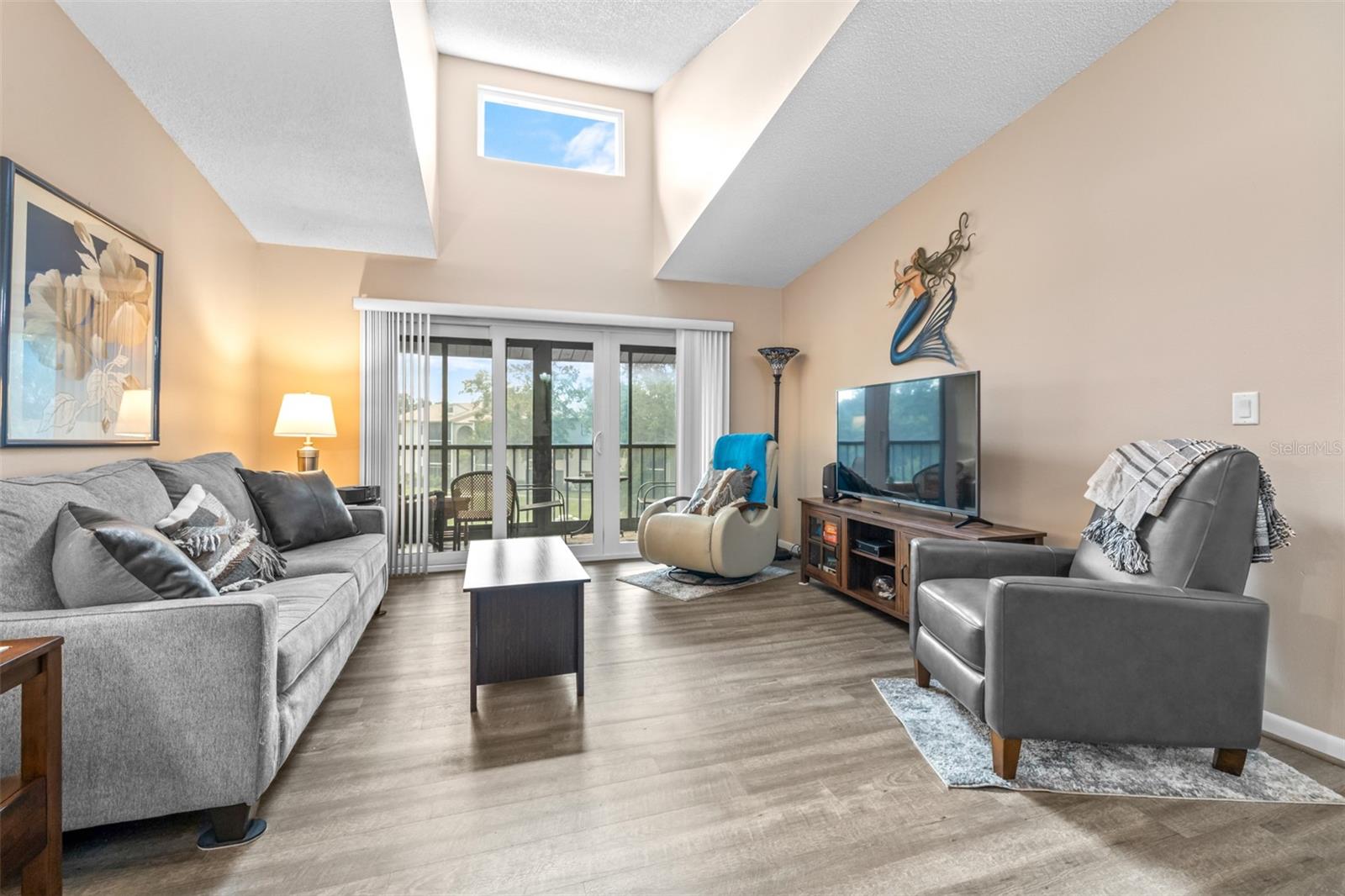 Image 6 of 34 For 1871 Pine Ridge Way W H3