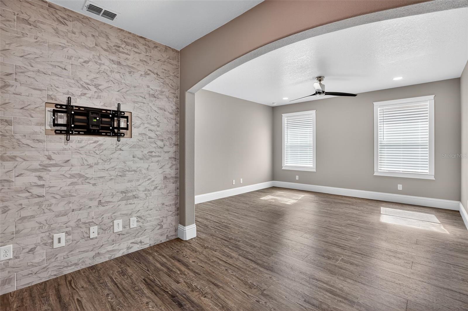 Image 39 of 72 For 1147 Halapa Way
