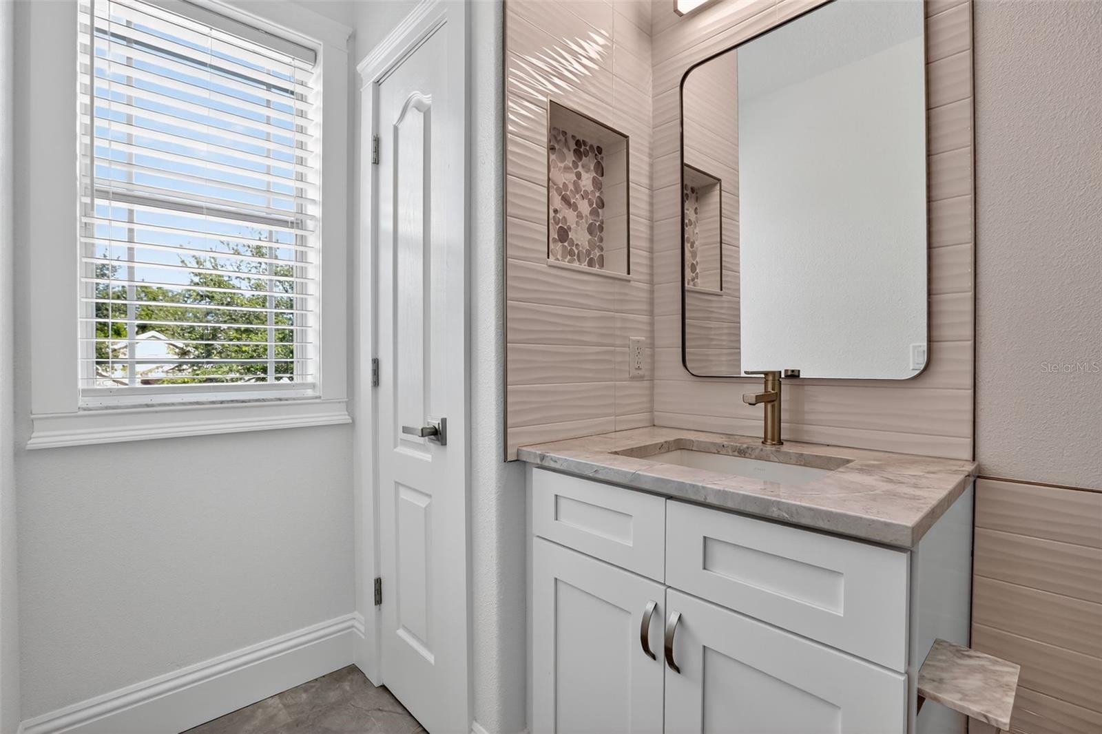 Image 45 of 72 For 1147 Halapa Way