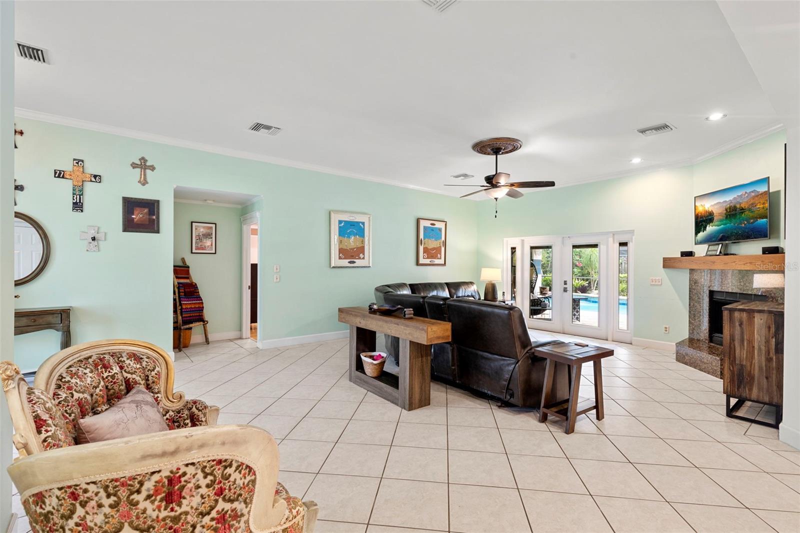 Image 19 of 71 For 11403 Queensway Drive