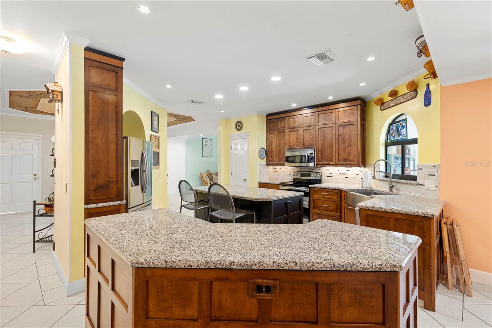 Image 25 of 71 For 11403 Queensway Drive