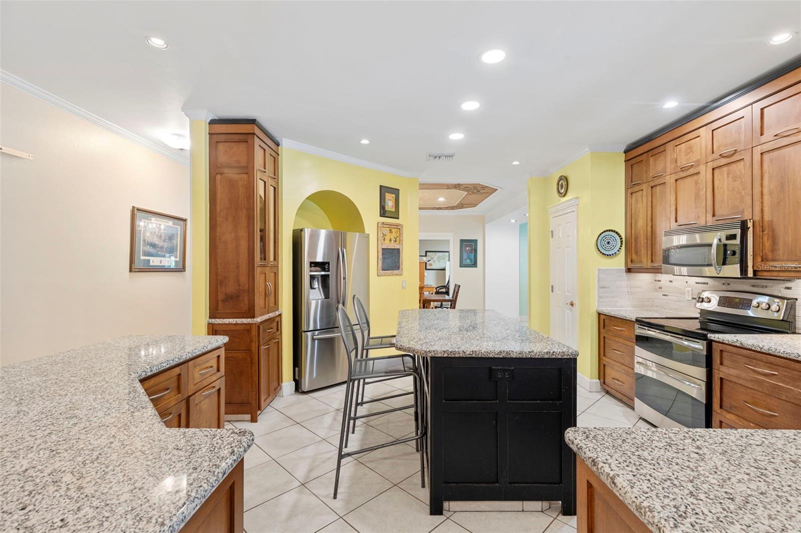 Image 27 of 71 For 11403 Queensway Drive