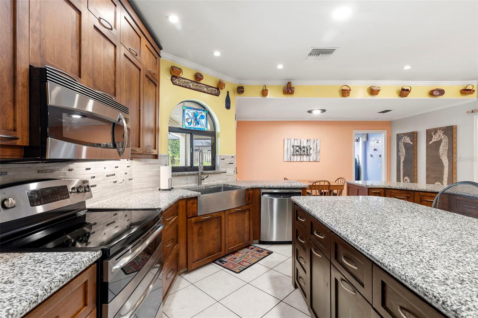 Image 29 of 71 For 11403 Queensway Drive