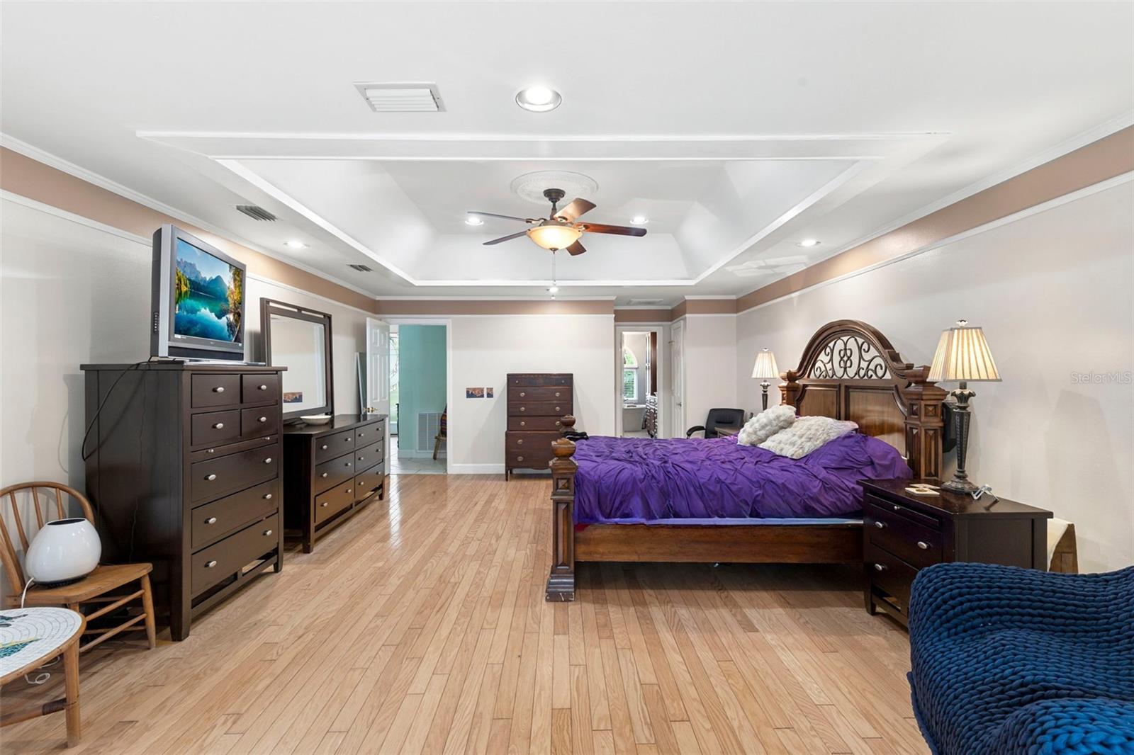 Image 41 of 71 For 11403 Queensway Drive