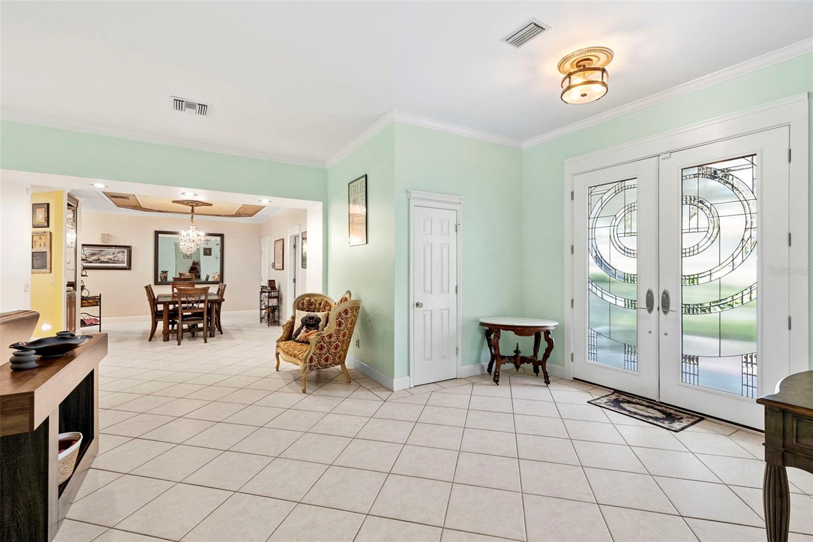 Image 7 of 71 For 11403 Queensway Drive