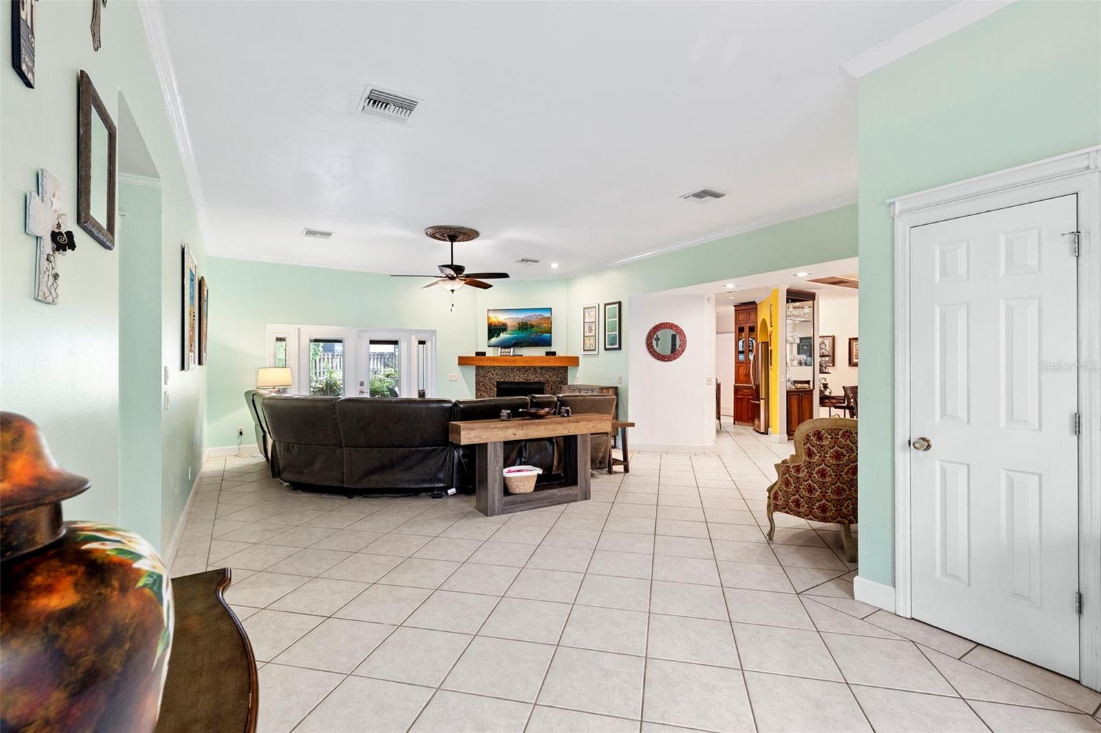 Image 9 of 71 For 11403 Queensway Drive