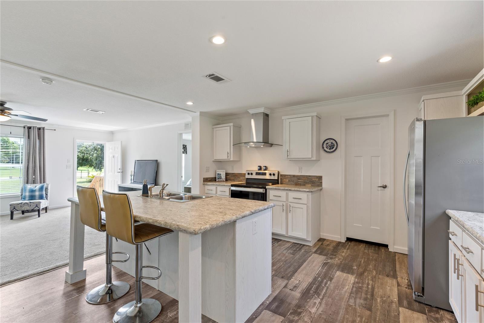 Image 4 of 24 For 34811 Appaloosa Trail