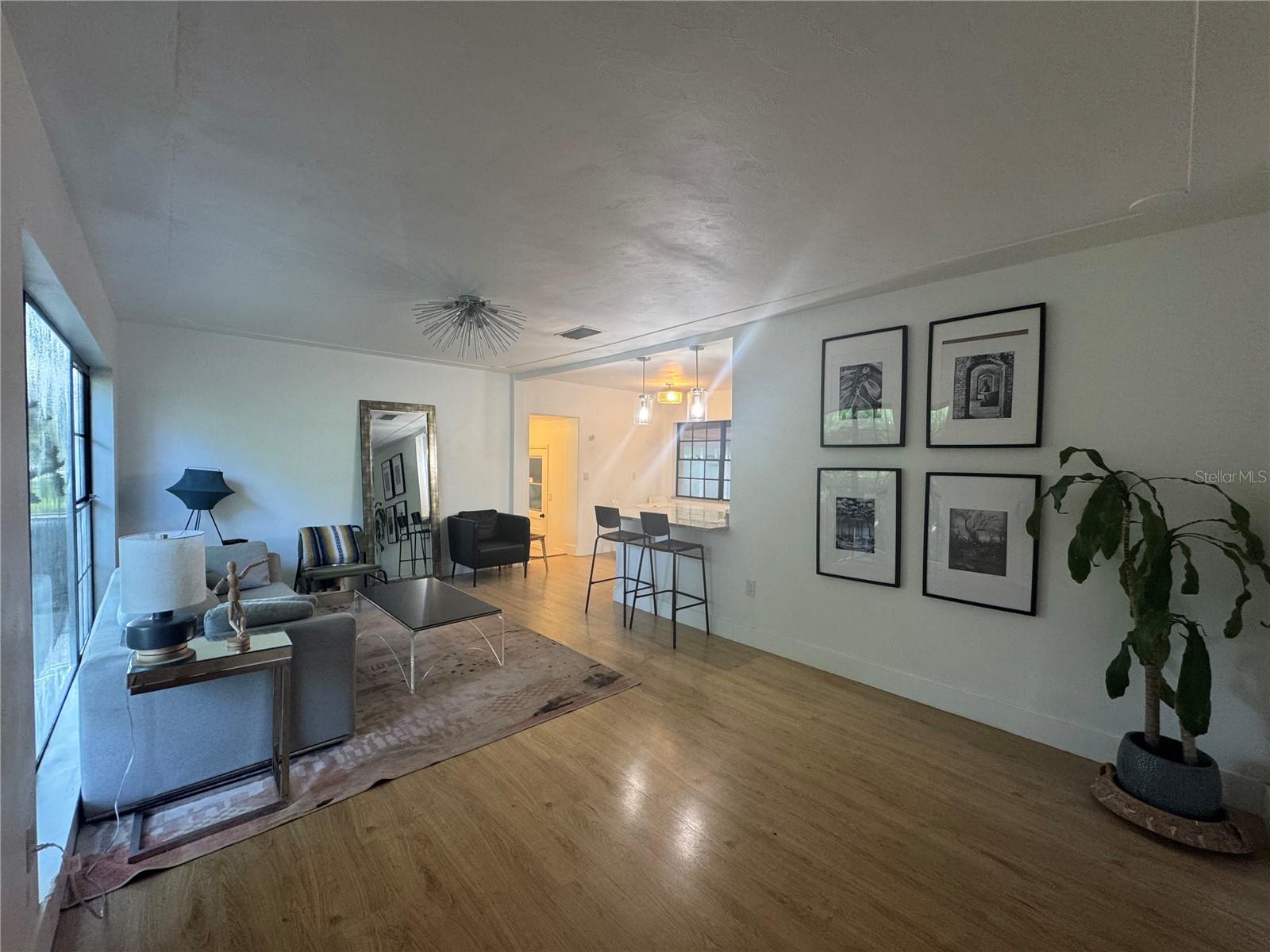 Image 7 of 36 For 309 Deer Park Avenue