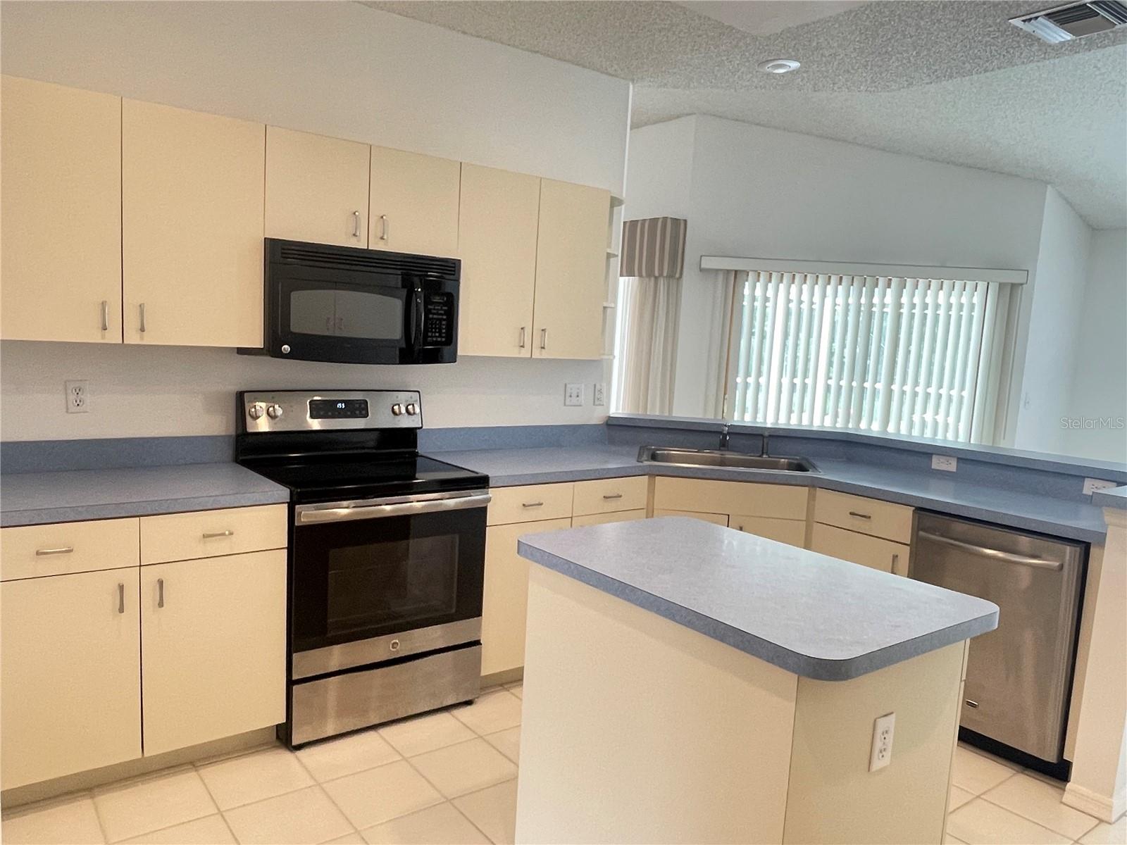 Image 7 of 38 For 2132 Del Webb Boulevard