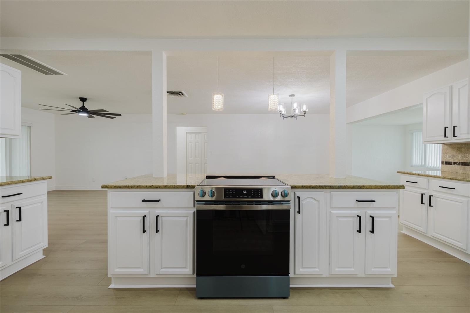 Image 11 of 36 For 109 Nimbus Avenue