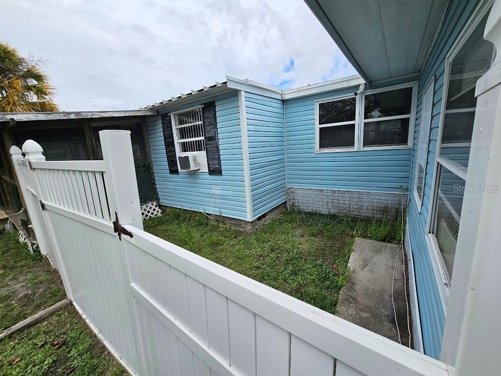 Image 17 of 28 For 6191 137th Terrace N