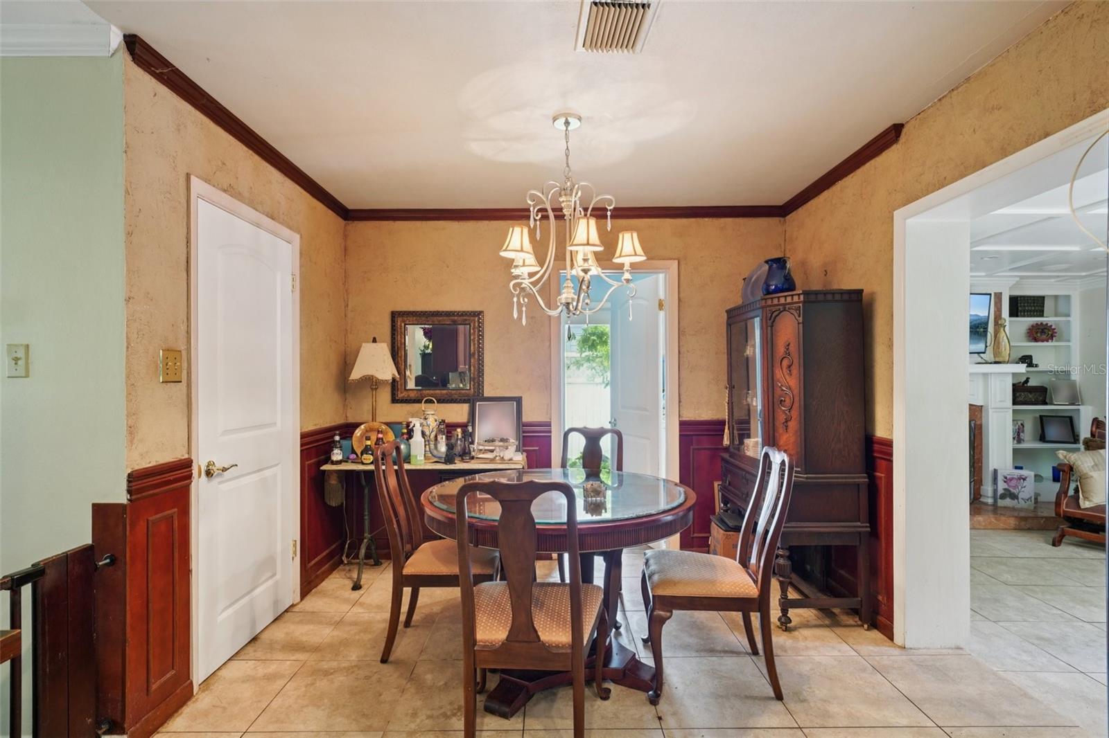 Image 6 of 23 For 1085 3rd Street N