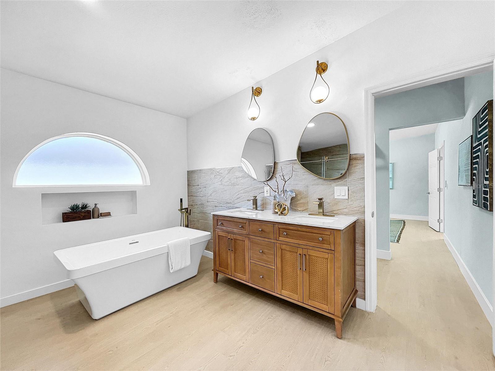 Image 19 of 54 For 5048 43rd Street S