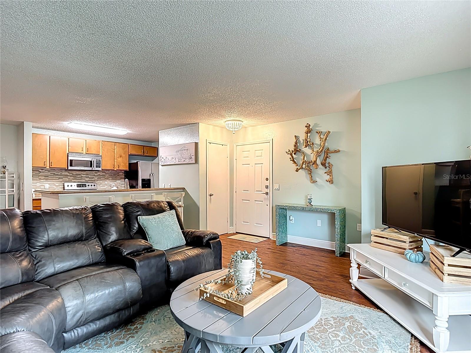 Image 15 of 32 For 9481 Highland Oak Drive 912