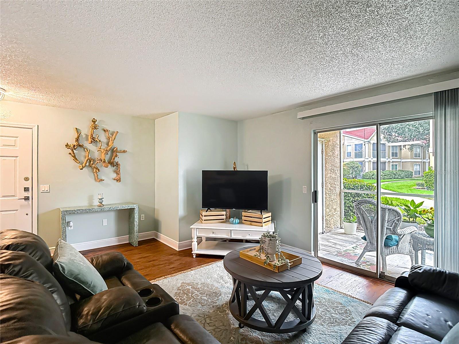 Image 16 of 32 For 9481 Highland Oak Drive 912