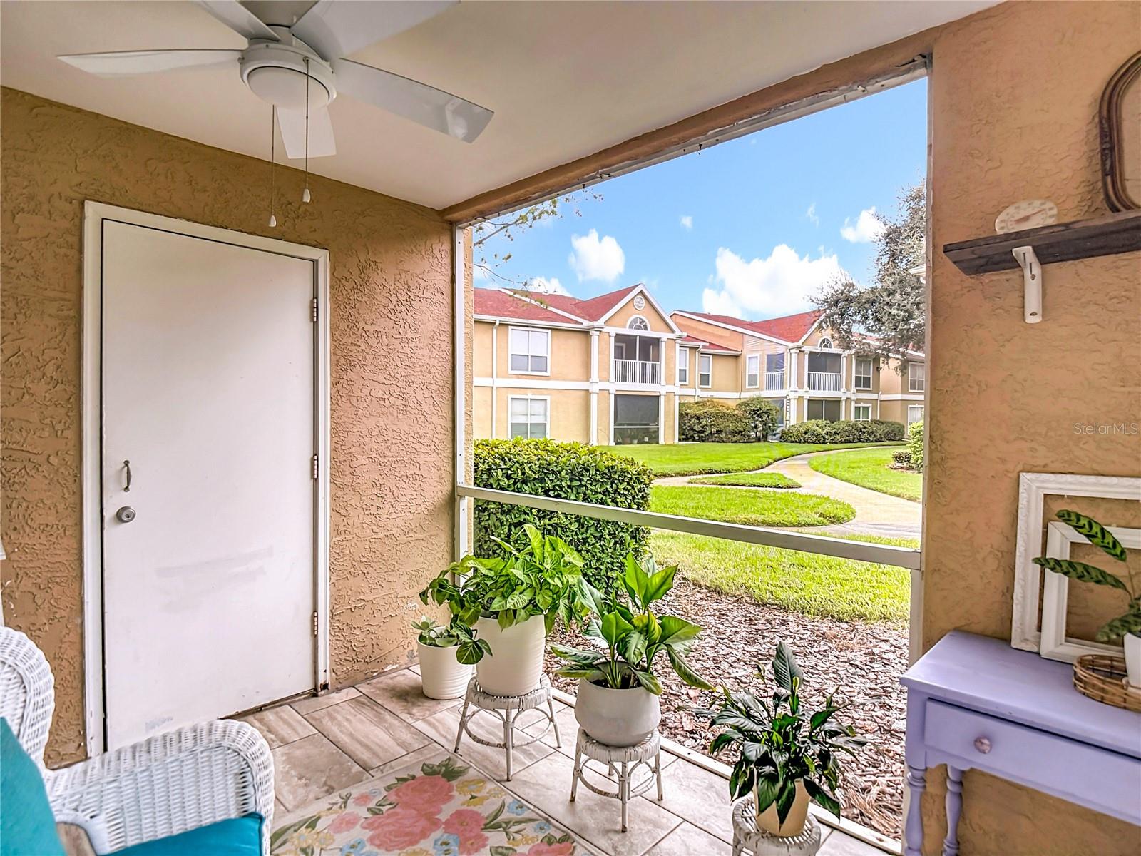 Image 18 of 32 For 9481 Highland Oak Drive 912