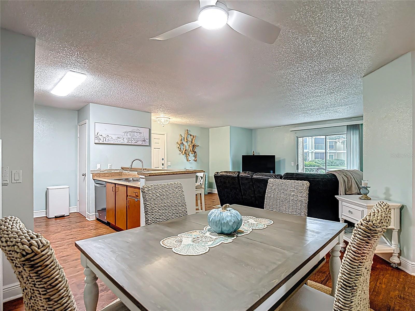 Image 23 of 32 For 9481 Highland Oak Drive 912
