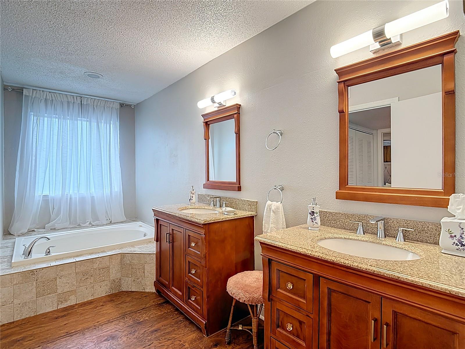 Image 28 of 32 For 9481 Highland Oak Drive 912