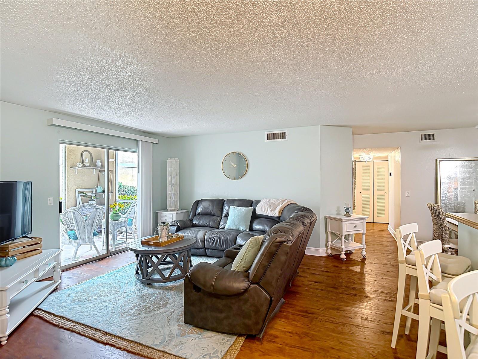 Image 3 of 32 For 9481 Highland Oak Drive 912