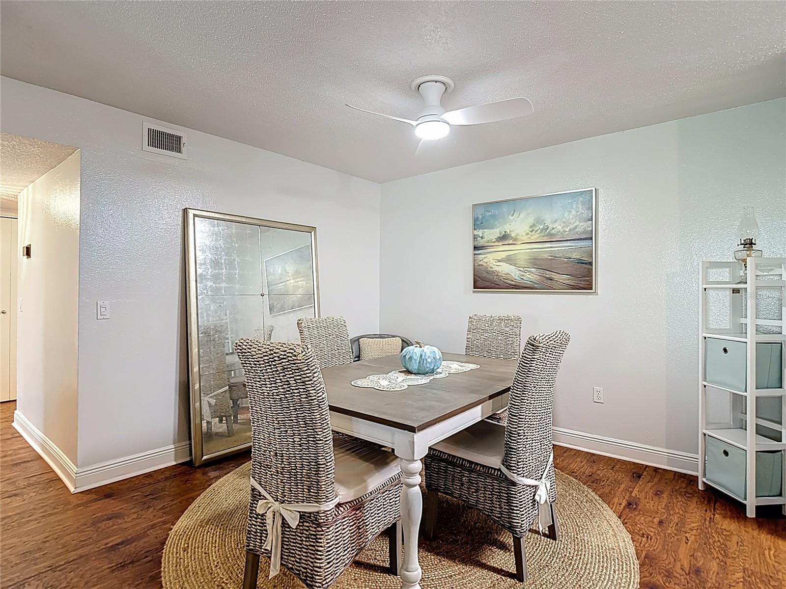 Image 6 of 32 For 9481 Highland Oak Drive 912