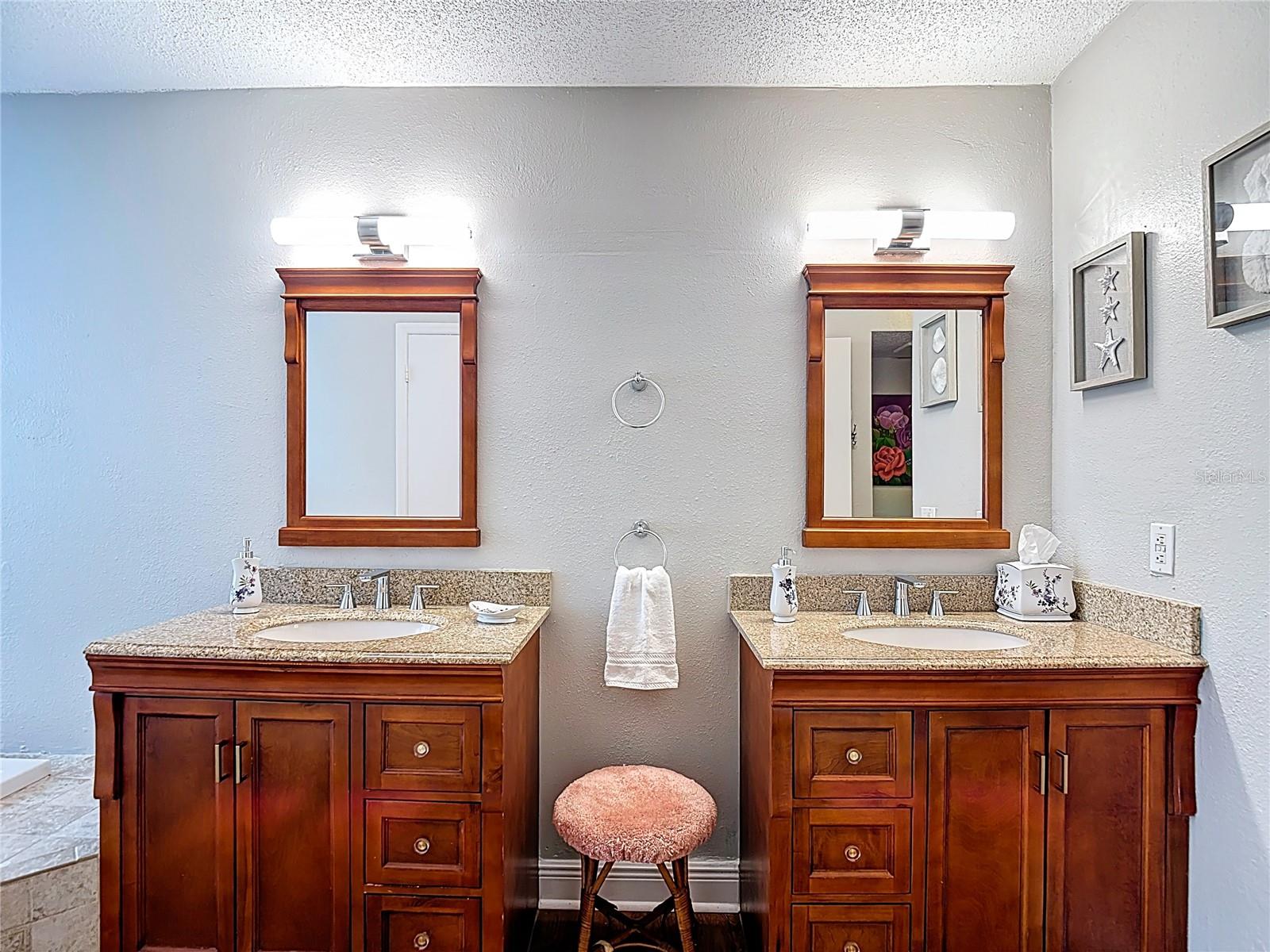 Image 9 of 32 For 9481 Highland Oak Drive 912
