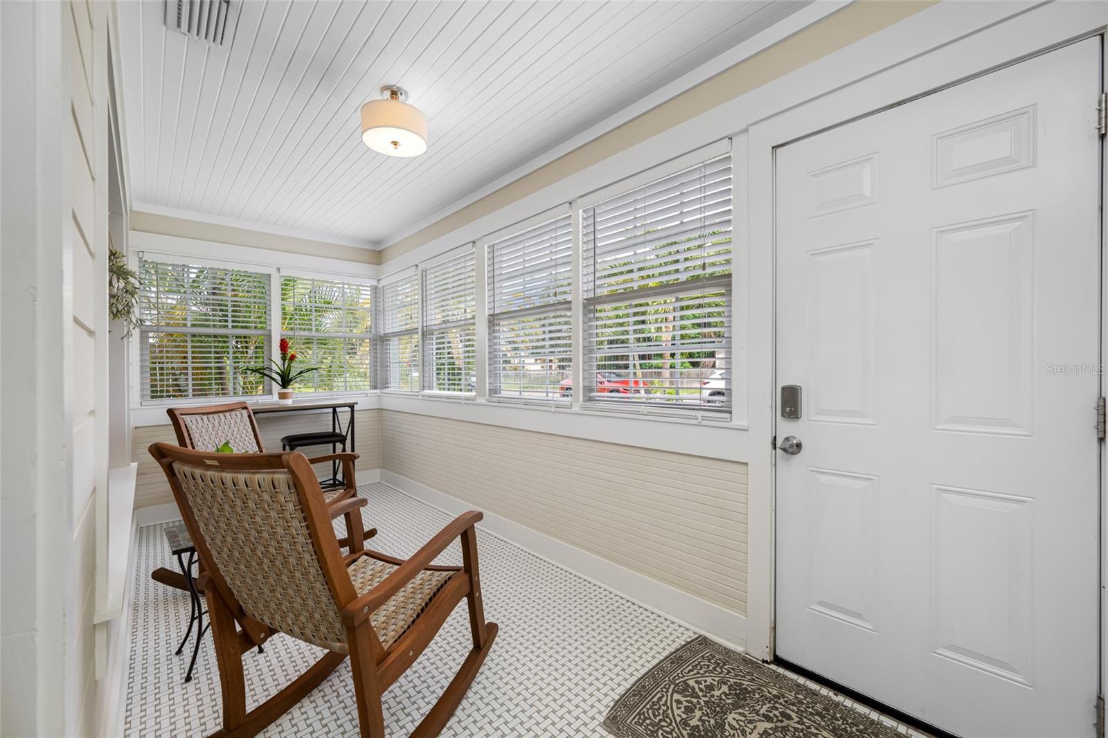 Image 8 of 52 For 3466 6th Avenue N