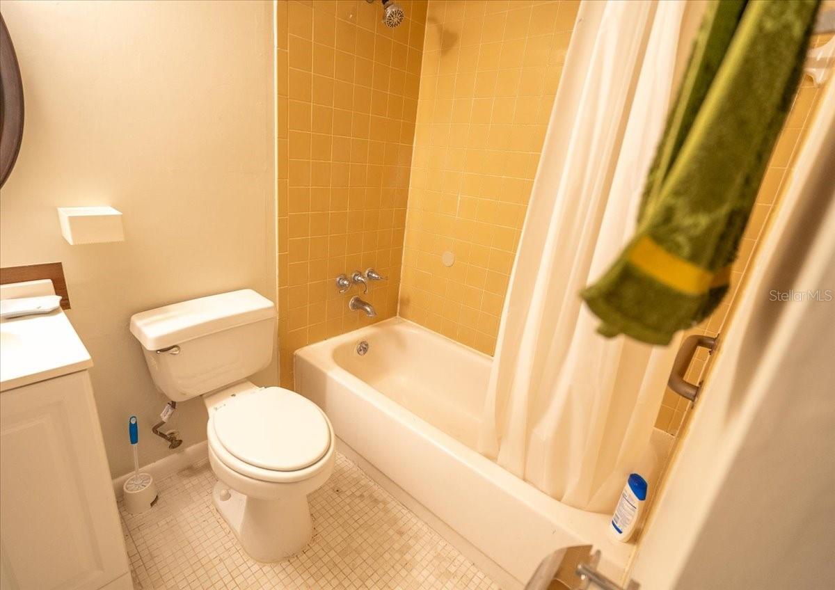 Image 15 of 35 For 302 Whitehall Court 112