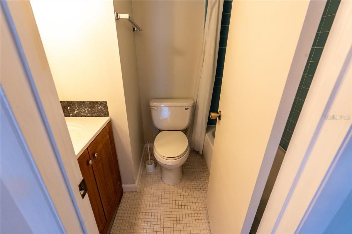 Image 20 of 35 For 302 Whitehall Court 112