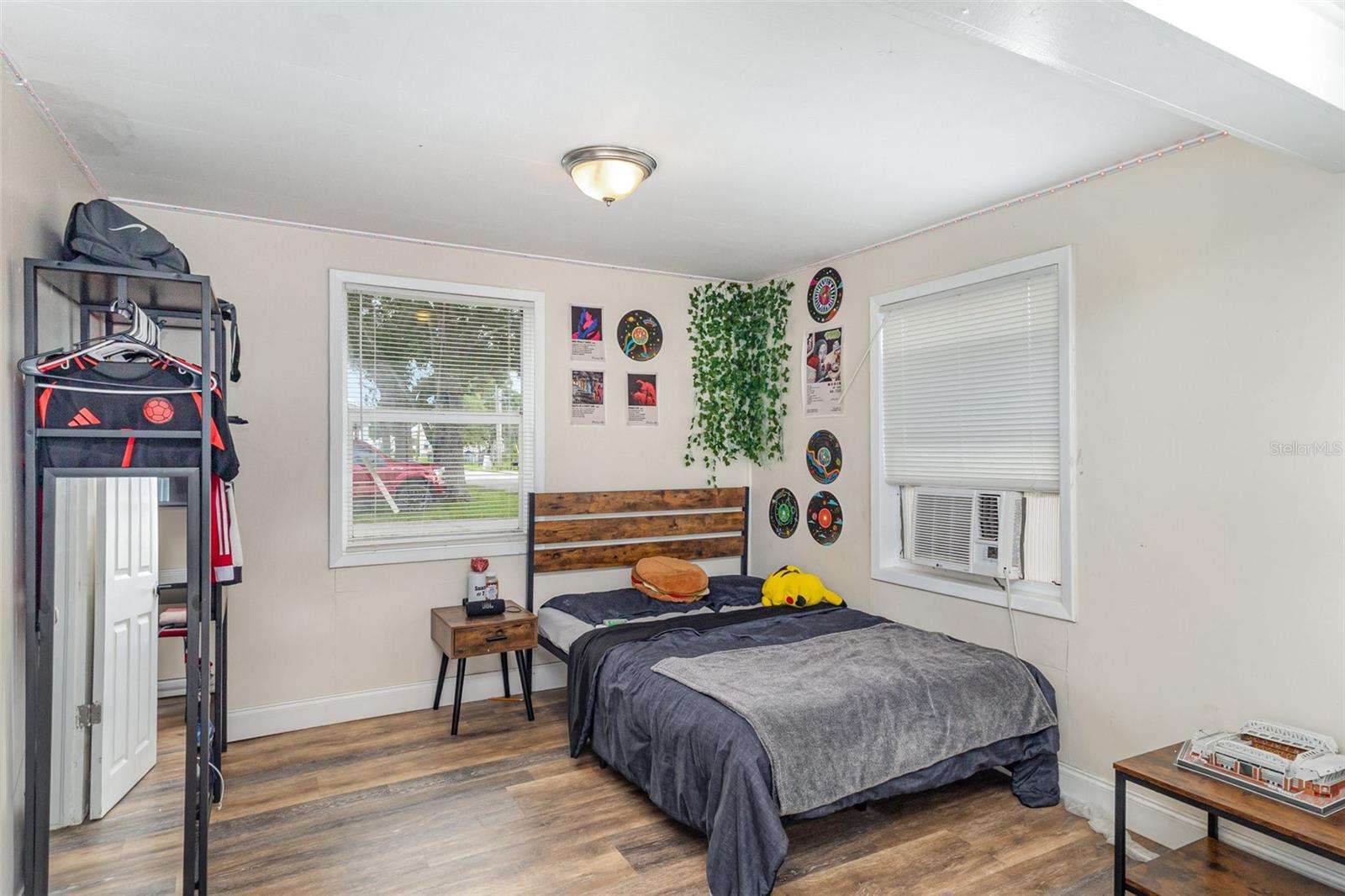 Image 11 of 26 For 211 8th Street