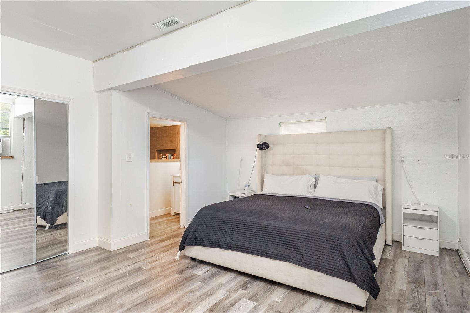 Image 16 of 26 For 211 8th Street