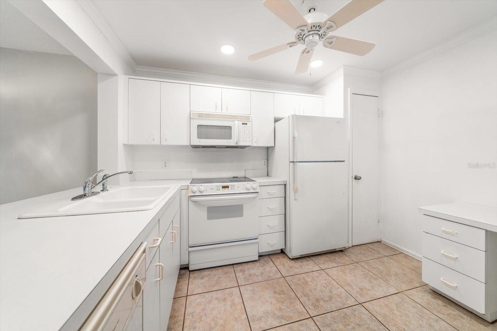 Image 12 of 26 For 12300 Vonn Road 4106