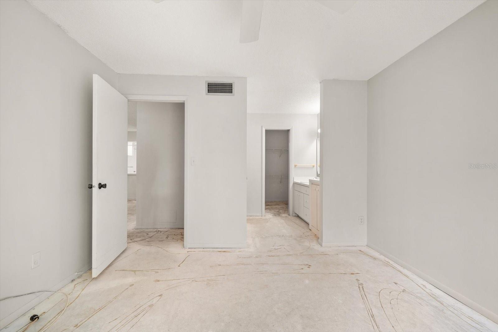 Image 23 of 26 For 12300 Vonn Road 4106