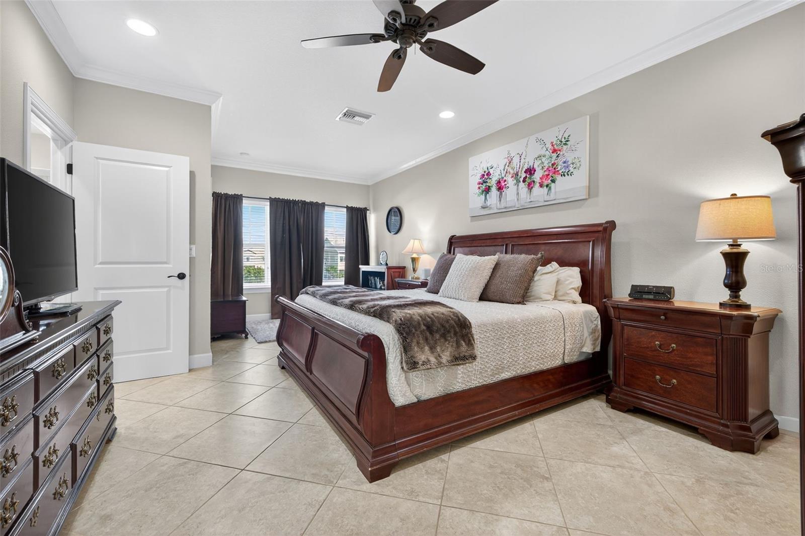 Image 19 of 46 For 6080 Moorings Drive S