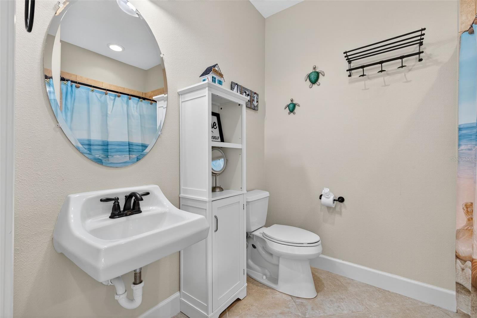 Image 23 of 46 For 6080 Moorings Drive S