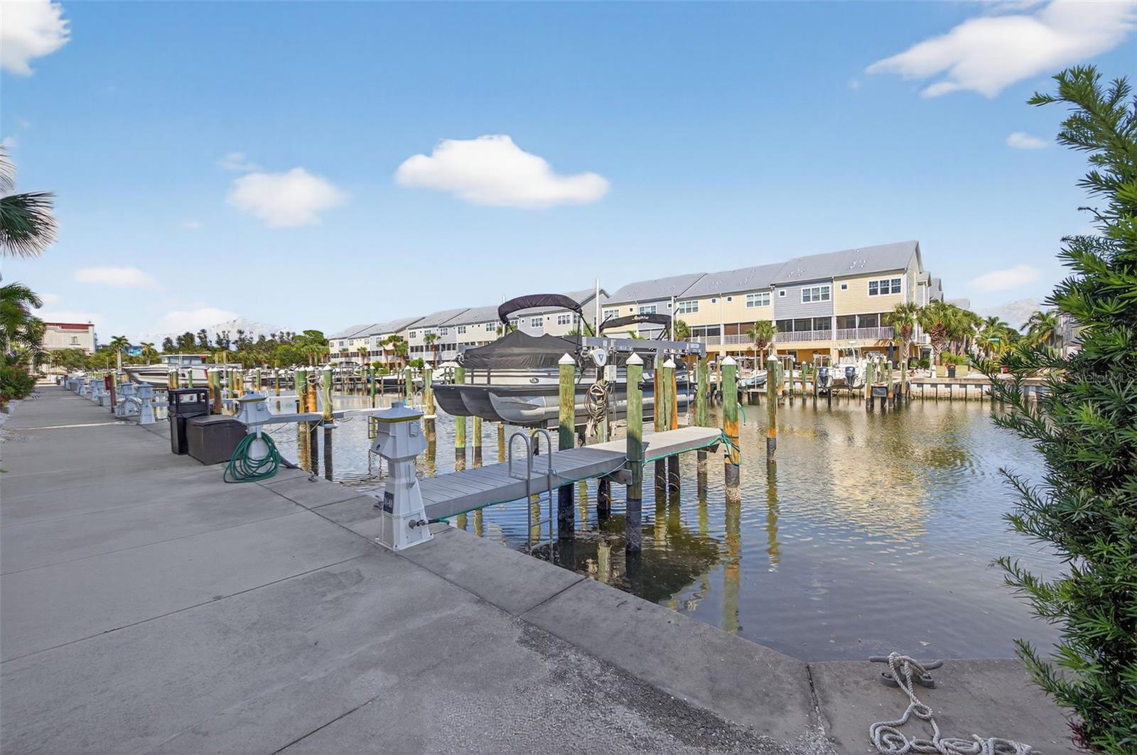 Image 33 of 46 For 6080 Moorings Drive S
