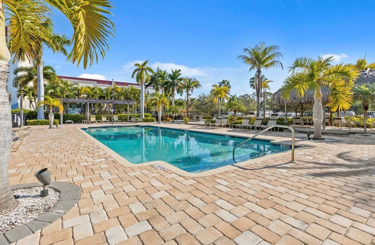 Image 39 of 46 For 6080 Moorings Drive S